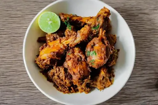 Latpata Halwai Chicken