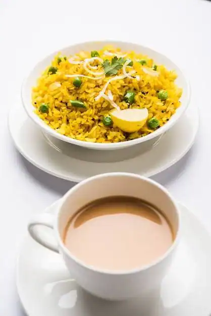 Spicy Veg Poha With Adrak Tea