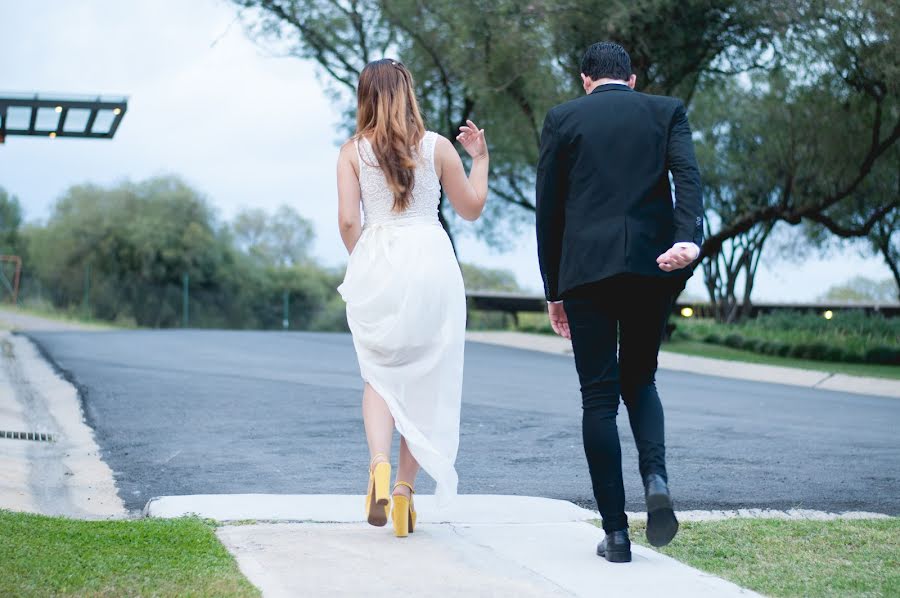 Fotógrafo de casamento Ayelen Colombo (ayelencolombo). Foto de 9 de abril 2020