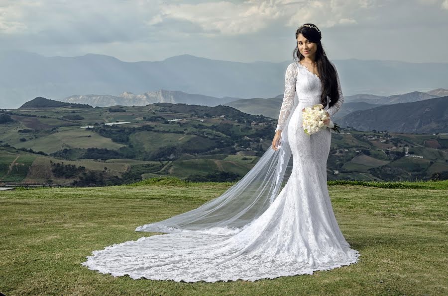 Fotografo di matrimoni Salvador Azuaje (salvadorazuaje). Foto del 12 marzo 2019