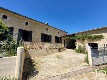 maison à Saint-Bonnet-sur-Gironde (17)