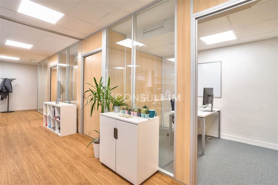 Vente locaux professionnels  633 m² à Saint-Cloud (92210), 1 327 000 €