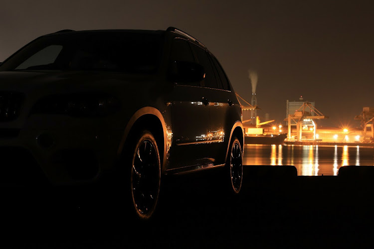 X5の普通サラリーマンのX5・乙津港・一眼・夜更かし・明日も頑張ろうに関するカスタム事例の投稿画像6枚目