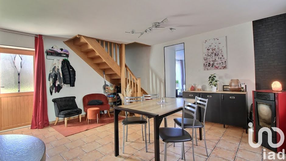 Vente maison 5 pièces 161 m² à Mérinchal (23420), 110 000 €