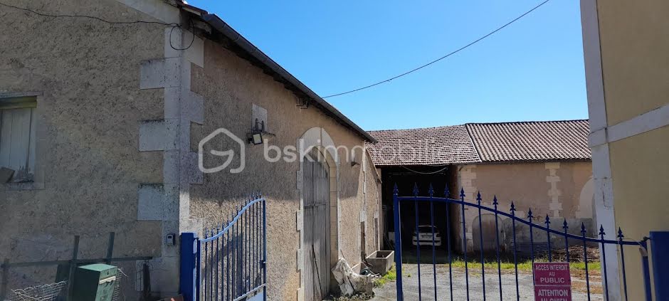 Vente ferme 4 pièces 90 m² à Siorac-de-Ribérac (24600), 90 000 €