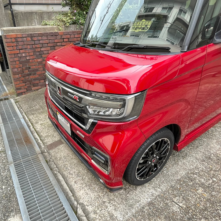 Nボックスカスタムの洗車・アイライン取り外し・スペーサー3mm・愛車の表情・2024ベストショット11月に関するカスタム事例の投稿画像2枚目