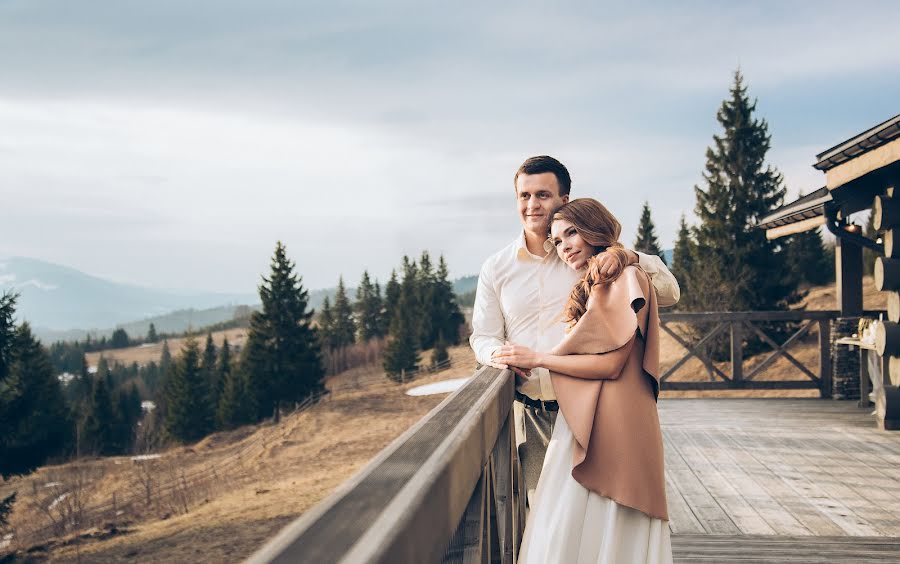 Fotógrafo de casamento Roman Varchenko (romanvar). Foto de 30 de maio 2017