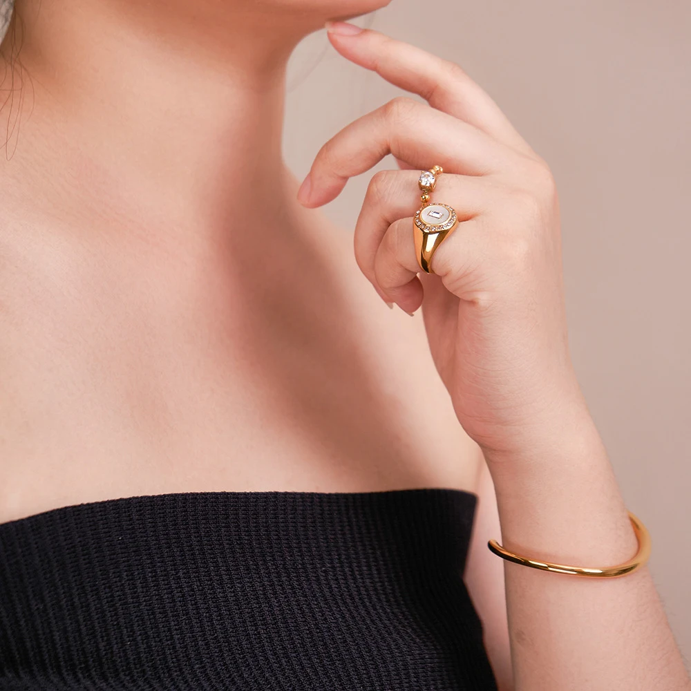 Title 4, Gepersonaliseerde INS-stijl ring voor damesmode...