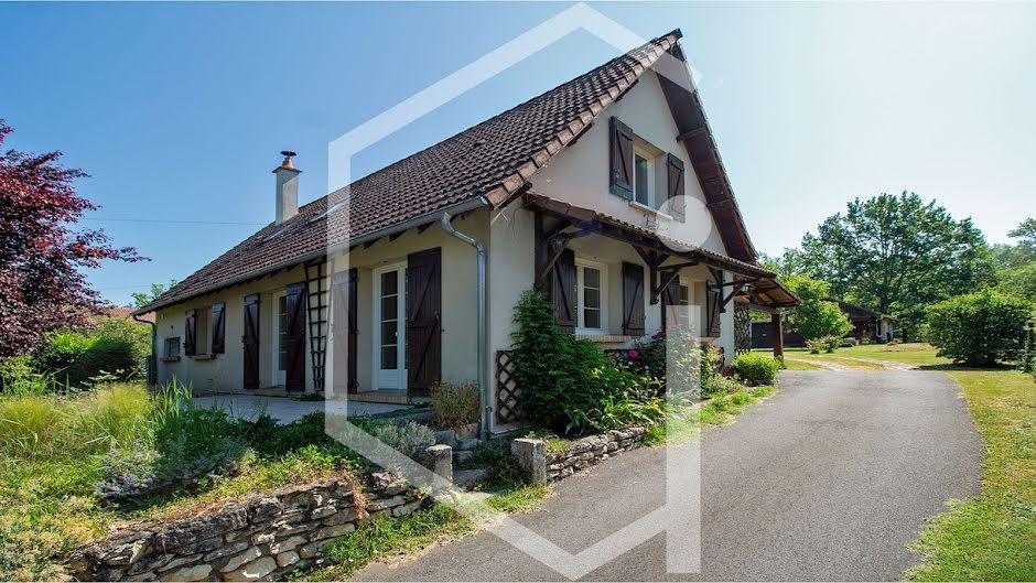 Vente maison 6 pièces 124 m² à Cosne-Cours-sur-Loire (58200), 169 000 €