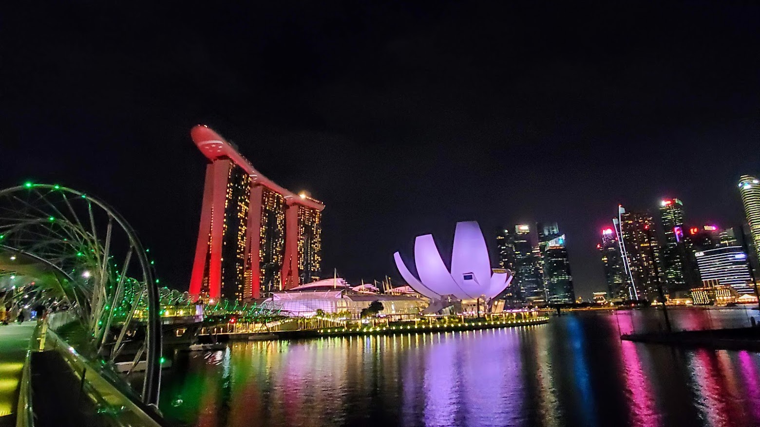 Guide to Visiting Marina Bay Sands, Singapore: Marina Bay Sands and ArtScience Museum with view of Helix Bridge