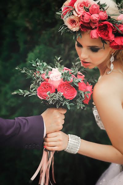 Fotógrafo de casamento Evgeniya Rossinskaya (evgeniyaross). Foto de 29 de abril 2016