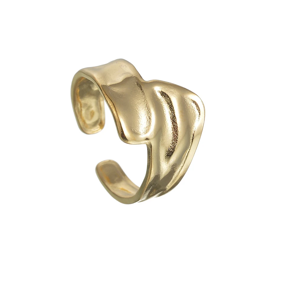 Bague femme en acier titane effet vague d'eau, accessoire élégant et durable pour un look moderne et sophistiqué, idéale au quotidien.