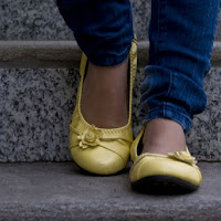 Yellow shoes di 