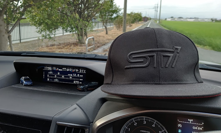 XVのスバルXV・STI・キャップ・スモークフィルム・スモークテールに関するカスタム事例の投稿画像1枚目