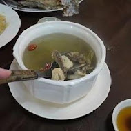 鯉魚潭樹屋餐廳