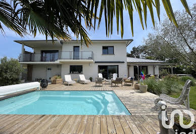 House with pool and terrace 10