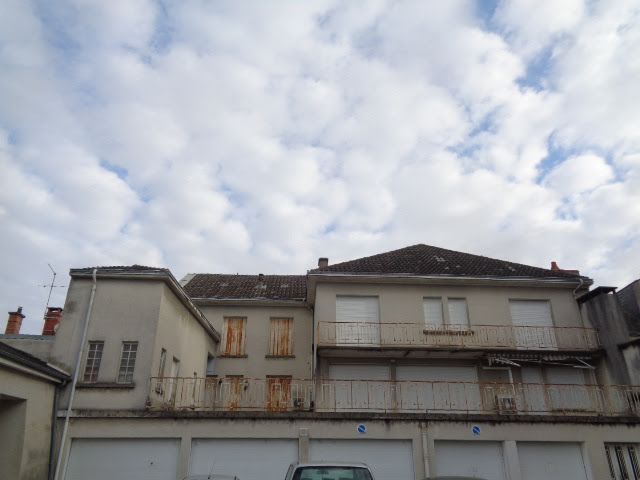 Vente maison 22 pièces 600 m² à Vierzon (18100), 212 000 €