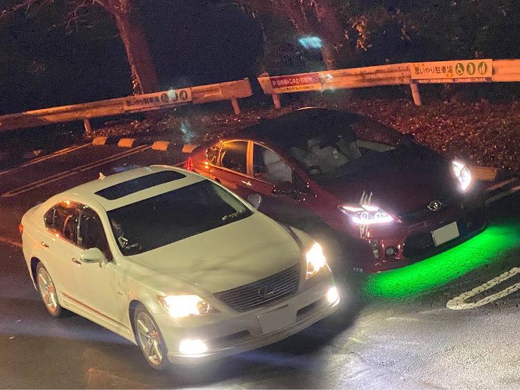 LSのls600h・プリウス・夜景・セダン・かっこいいに関するカスタム事例の投稿画像2枚目