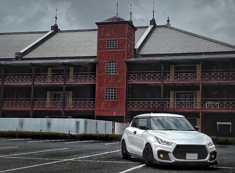 スイフトスポーツのdiscover＿ct・赤レンガ・駐車場独占・縦構図・６月もよろしくお願いしますに関するカスタム事例の投稿画像3枚目