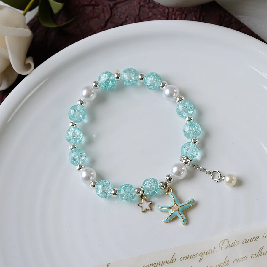 Bracelet femme perles et cristaux, un bijou élégant et scintillant pour sublimer toutes vos tenues, parfait pour les occasions spéciales et les soirées.
