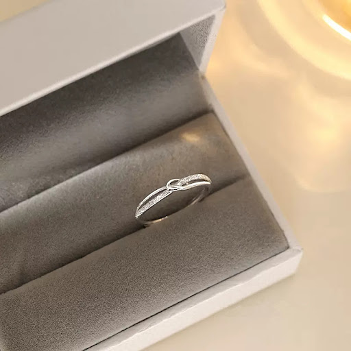 Title 7, Sterling Silver Star Ring for Women Niche Desig...