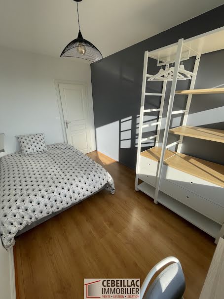 Location meublée appartement 1 pièce 11 m² à Clermont-Ferrand (63000), 435 €