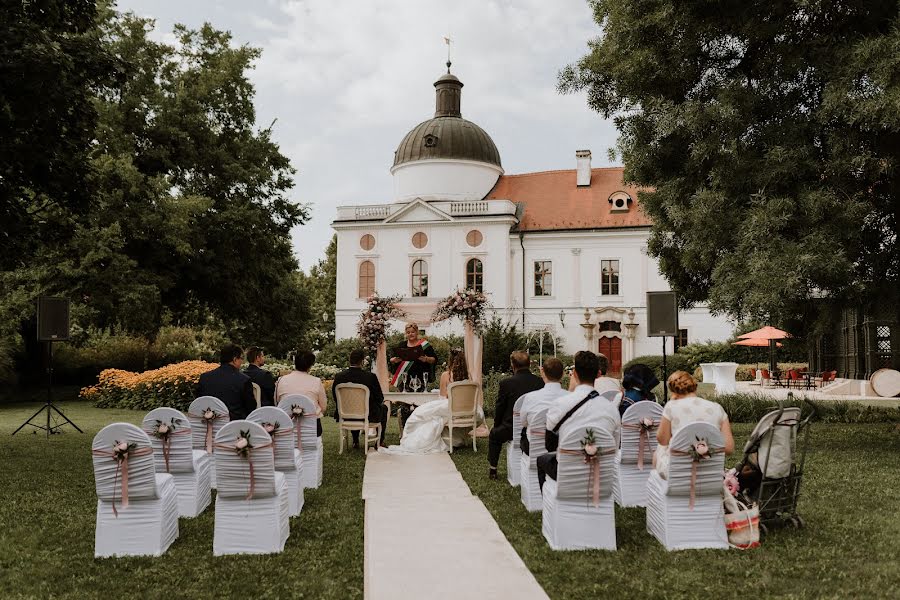 Fotograf ślubny Nikolett Sebestyén (nexiartphoto). Zdjęcie z 5 października 2021