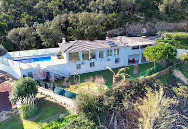 Maison avec jardin et terrasse 15