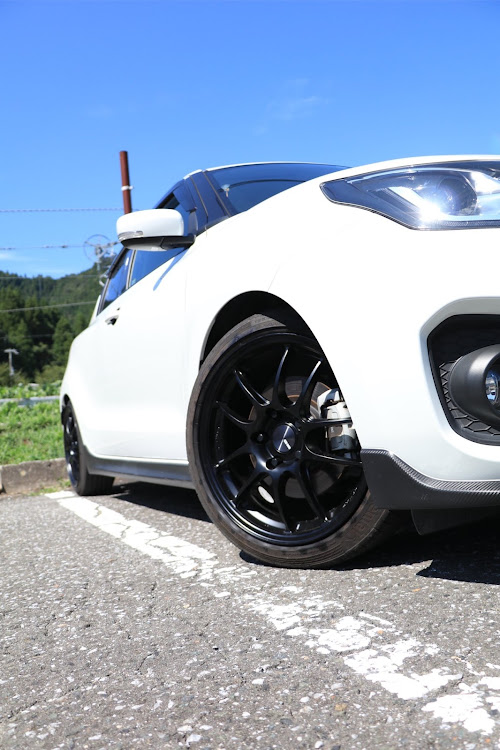 スイフトスポーツのzc33s・スイフトスポーツ・スイフト・エンケイホイールに関するカスタム事例の投稿画像1枚目