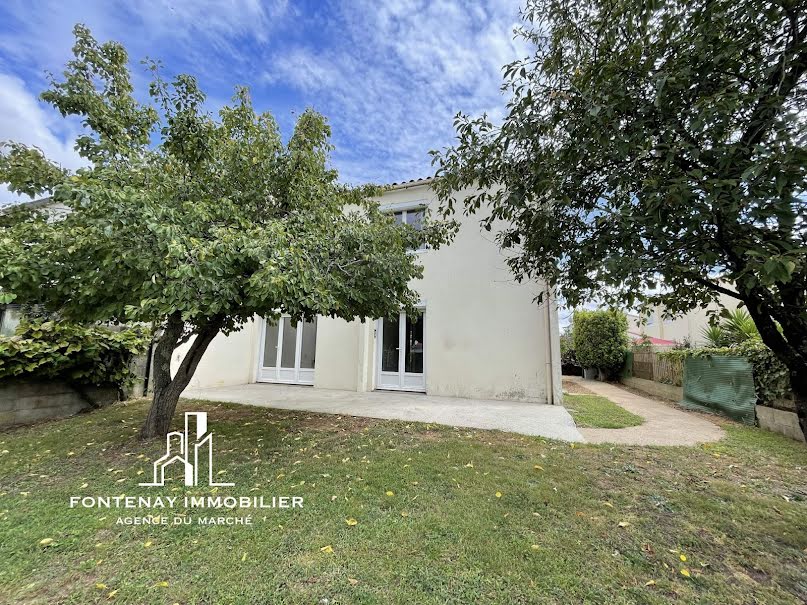 Vente maison 5 pièces 102 m² à Fontenay-le-Comte (85200), 155 800 €