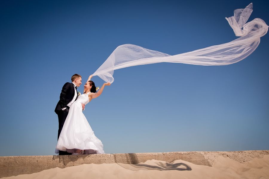 Fotógrafo de bodas Maciej Szebiotko (superfotoeu). Foto del 25 de marzo 2020