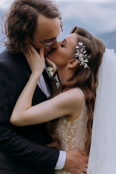 Fotografo di matrimoni Angelina Kozmenko (angelinakd). Foto del 26 aprile 2022