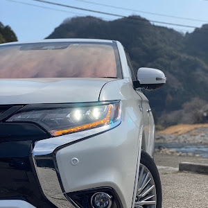 アウトランダーPHEV GG3W