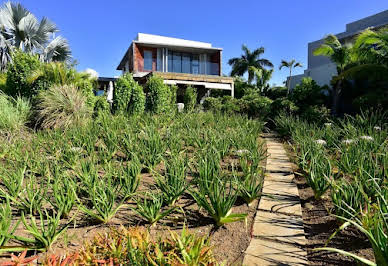 Villa avec piscine et jardin 11