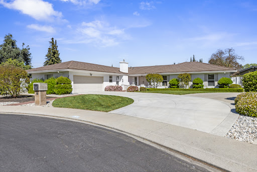 House with pool 1