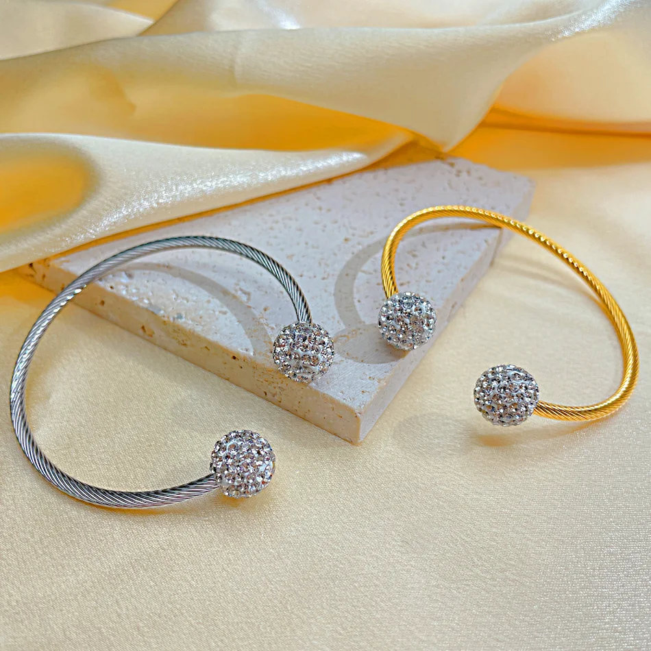 Bracelet femme Everything With Light, luxe, perles entièrement serties, design boule, parfait pour un look étincelant
