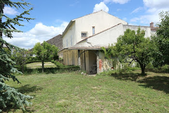 maison à Saint-Jean-d'Angély (17)