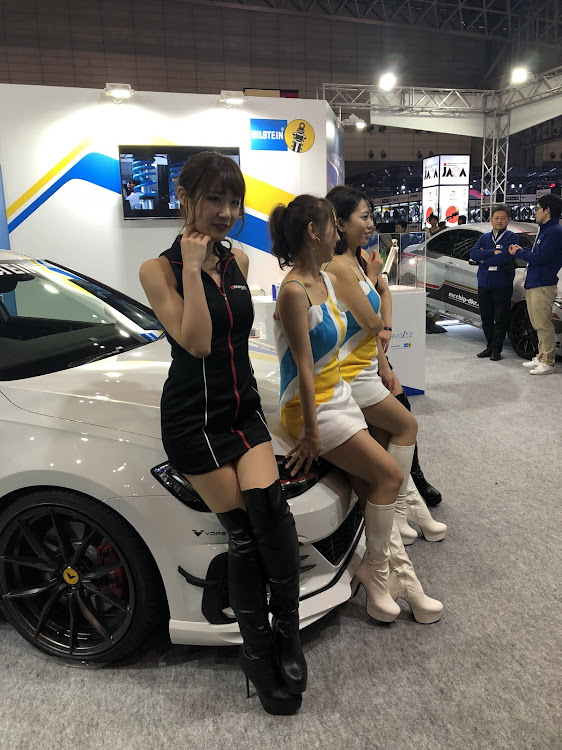 C-HRの綺麗なおネエさん達・東京オートサロン2019に関するカスタム事例の投稿画像22枚目