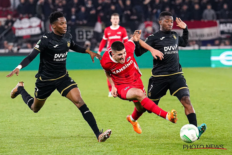 Emotionele Anderlecht-speler reageert op uitfluiten en kritiek van eigen fans: diep in de put