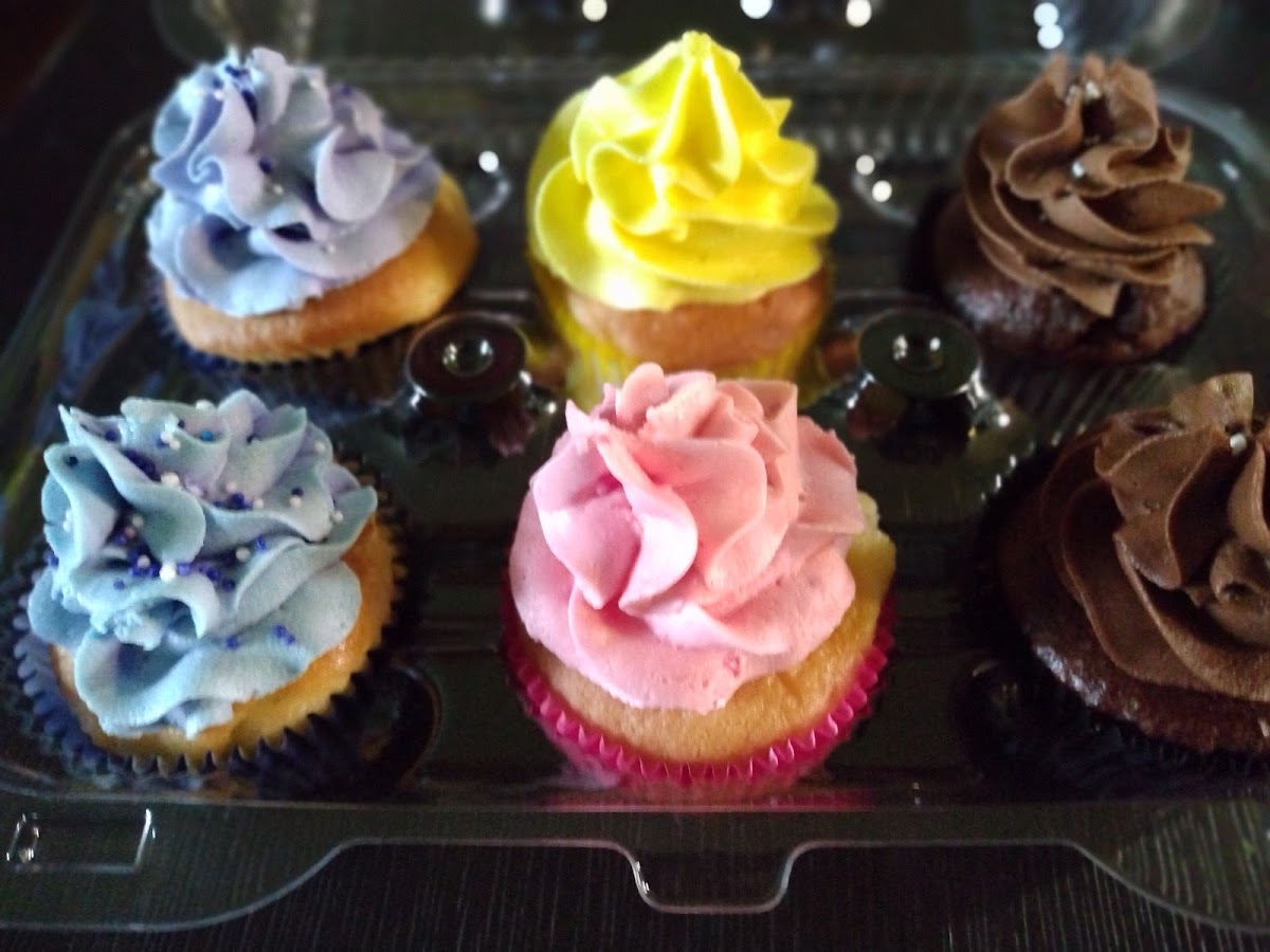 6 pack of cupcakes that I was able to choose. Death by chocolate, lemon, raspberry, and lavender.