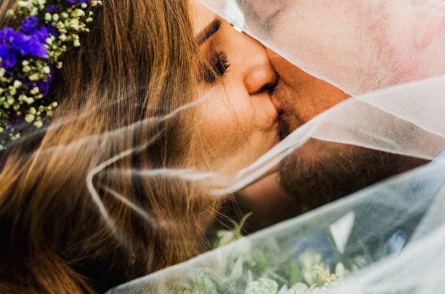 Fotógrafo de casamento Agnieszka Szymanowska (czescczolem). Foto de 11 de janeiro 2018