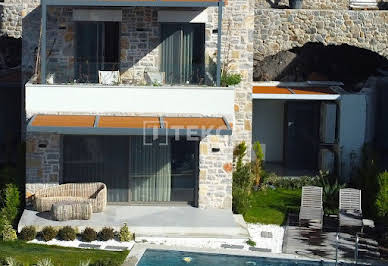 House with pool and terrace 5