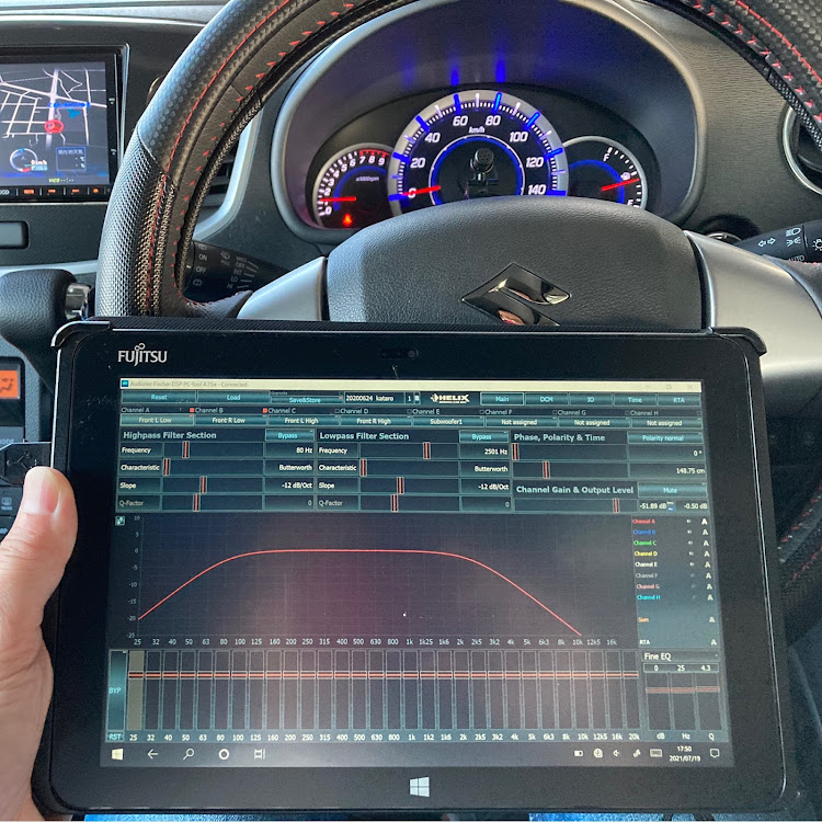 ワゴンRのHELIX DSP・型落ちでも凄い・タブレットPCもいい感じに関するカスタム事例の投稿画像2枚目