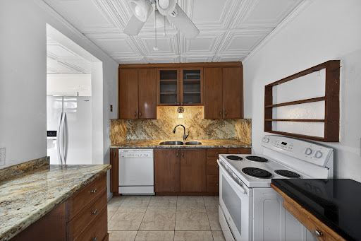 Maison avec piscine et jardin 4