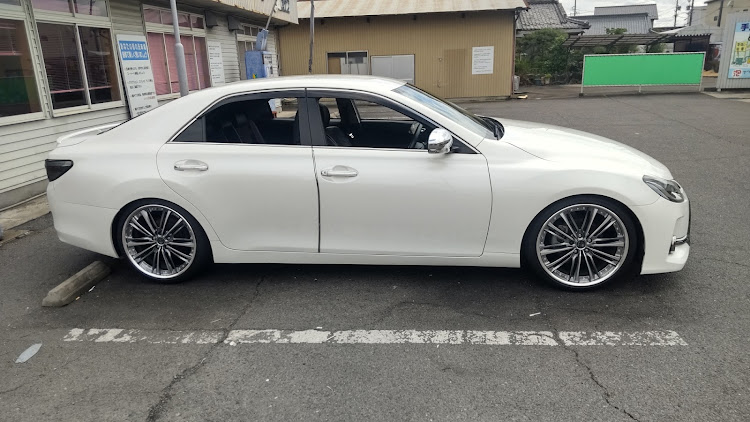 マークXの洗車・ｲｴﾛｰﾚｰﾍﾞﾙ・G's仕様・ｸﾚﾝﾂｪに関するカスタム事例の投稿画像3枚目