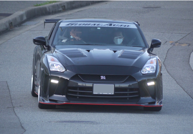 NISSAN GT-Rの秋の気配・とにかくスタンバイOK🕺・ドライブ・サンセット・オフ会に関するカスタム事例の投稿画像1枚目