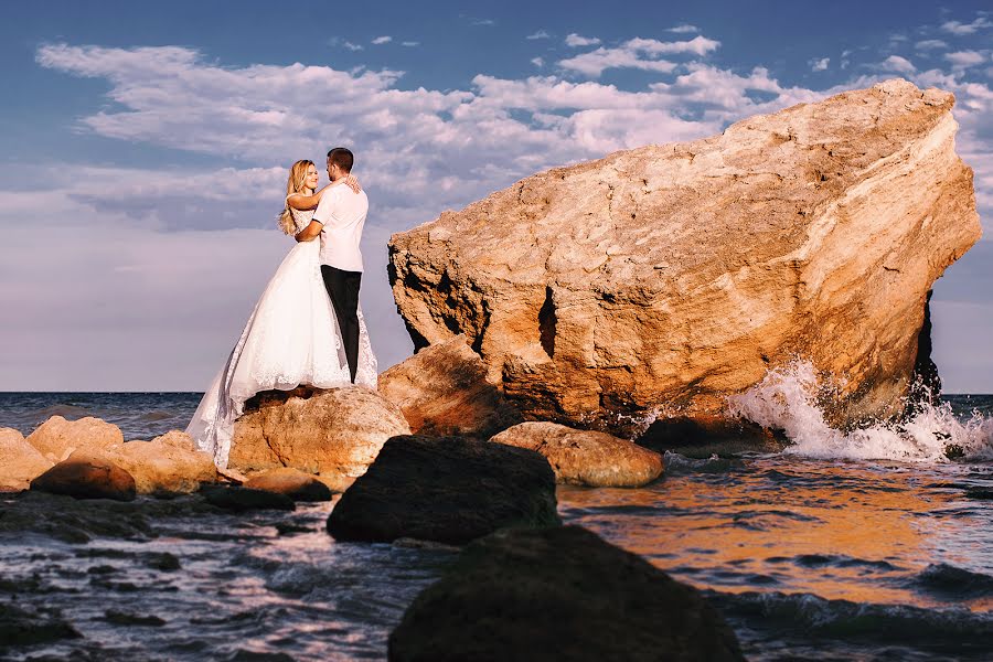 Fotógrafo de casamento Artem Sokolov (halcon). Foto de 1 de março 2019