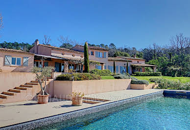 Villa with pool and terrace 3