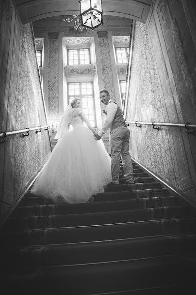 Fotógrafo de casamento Mikhail Yarockiy (maleekjaro). Foto de 16 de fevereiro 2016