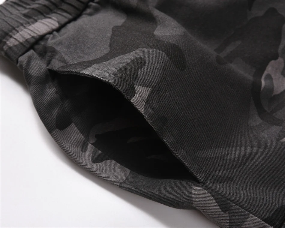 Tuta mimetica American Outdoor da uomo Resistente e durevole perfetta per attività all'aperto offre comfort e protezione per te.